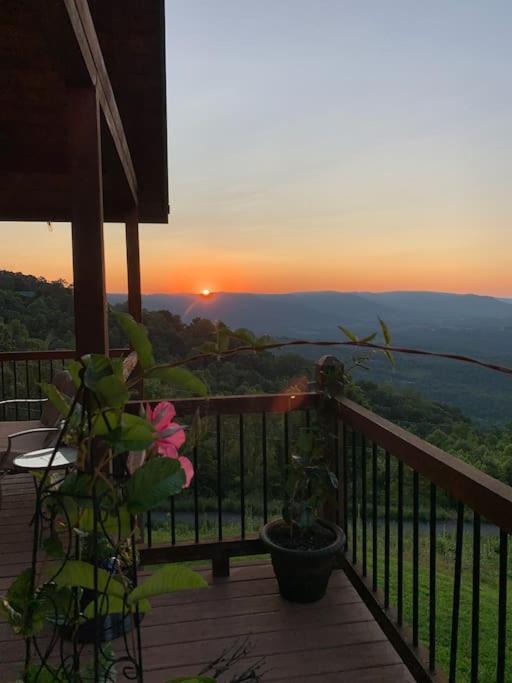 Blue Ridge Parkway Panoramic Paradise-60 Mile View Fancy Gap Экстерьер фото